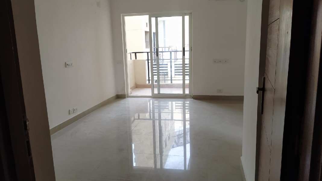 2BHK Ready to move in Chi v Greater noida @ 40 lacs only