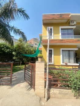 3 BHK with 90 Sqyd personal park