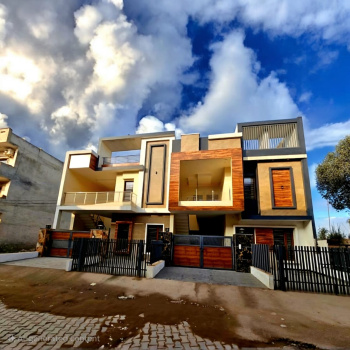 150 Gaj 4 BHK house with back side park