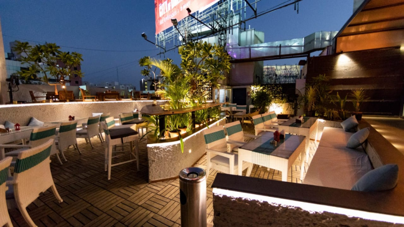 10000 Sq.ft. Hotel & Restaurant for Rent in Pune