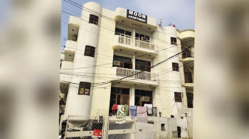 3 BHK Flats & Apartments for Sale in Model Town, Jalandhar (1400 Sq.ft.)