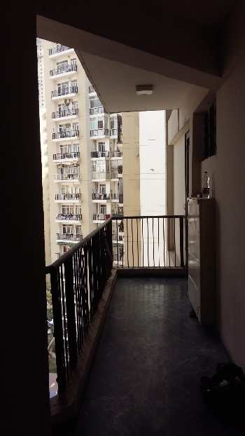3 BHK Flats & Apartments for Sale in Sector 77, Noida (1385 Sq.ft.)