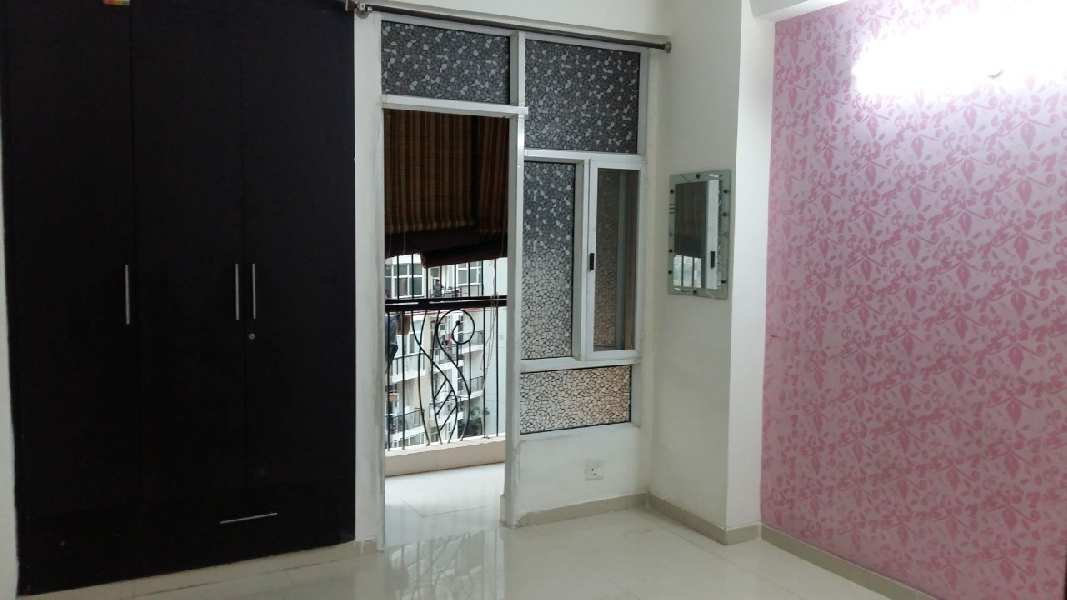 3 BHK Flats & Apartments for Sale in Sector 77, Noida (1385 Sq.ft.)