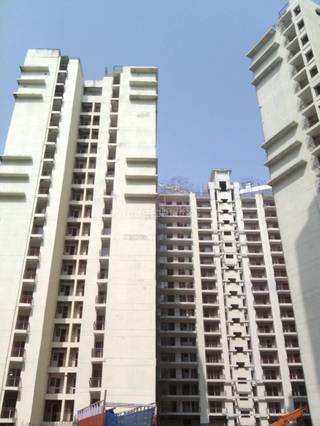 3 BHK Flats & Apartments for Sale in Sector 76, Noida (1650 Sq.ft.)