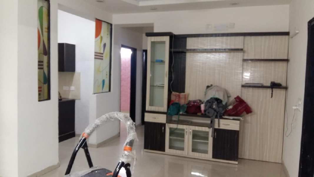 2 BHK Flats & Apartments for Sale in Sector 77, Noida (955 Sq.ft.)