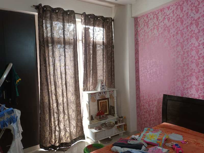 2 BHK Flats & Apartments for Sale in Sector 77, Noida (955 Sq.ft.)