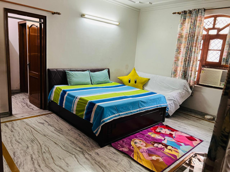Independent House for Sale in Sector 30, Noida (307 Sq. Meter)