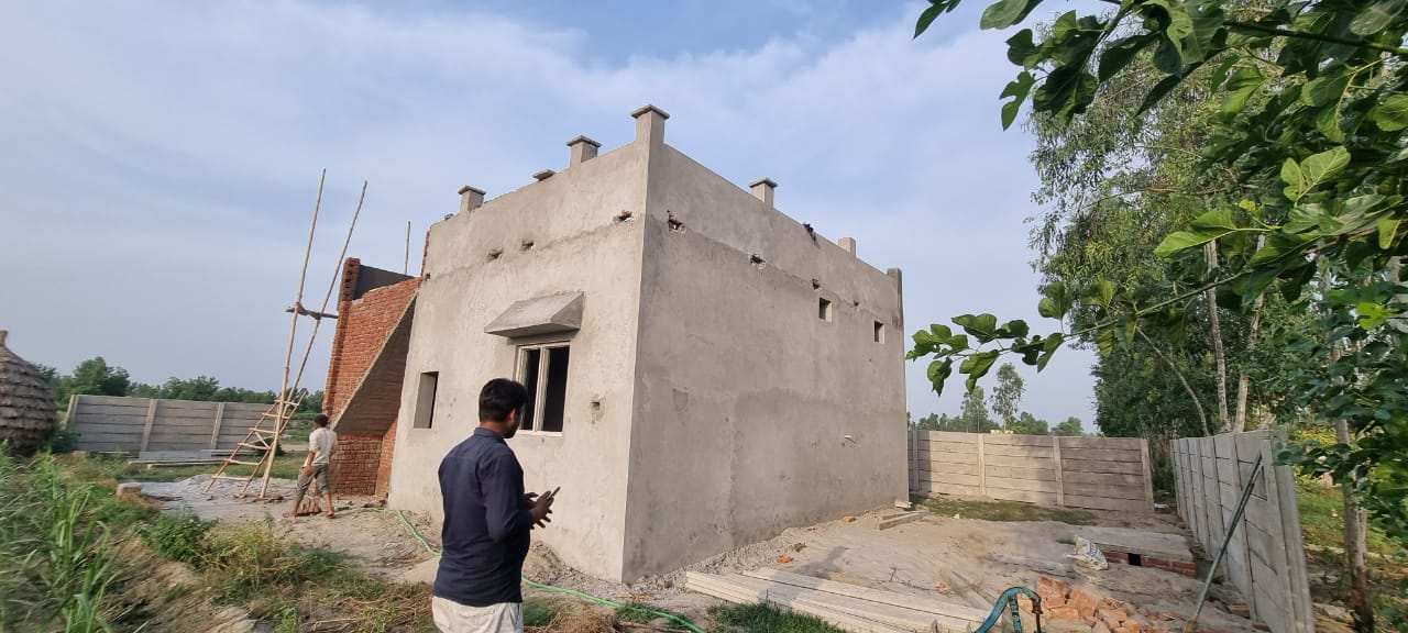 1000 Sq.ft. Farm House for Sale in Garhmukteshwar, Hapur