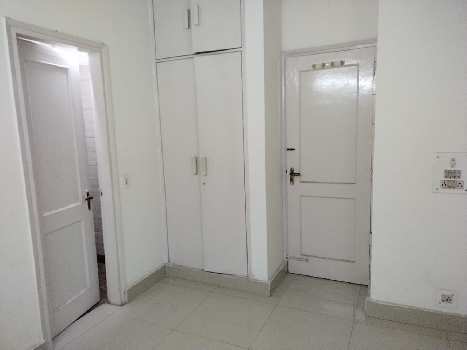 2 BHK Flats & Apartments for Sale in South Extension II, South Extension, Delhi (1200 Sq.ft.)