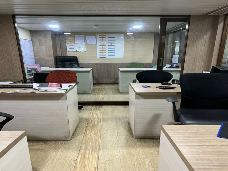 Office Space for Sale in Mulund West, Mumbai (1999 Sq.ft.)