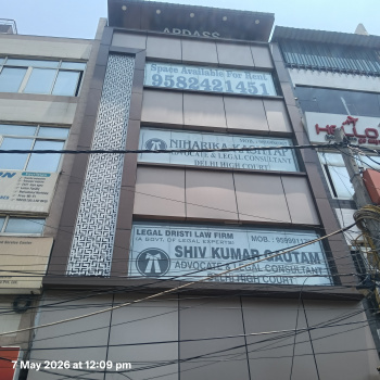 900 Sq.ft. Showrooms for Rent in Block C, Shakarpur, Delhi
