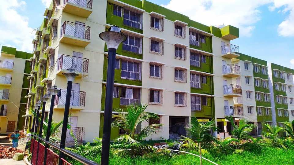 3 BHK Flats & Apartments for Sale in Amtala, Kolkata (943 Sq.ft.)
