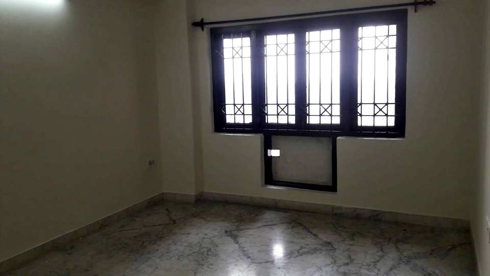 3 BHK Flats & Apartments for Sale in Prince Anwar Shah Rd., Kolkata (1495 Sq.ft.)