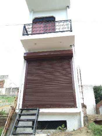 Now buy shop in Noah Man market for only Rs.3500000