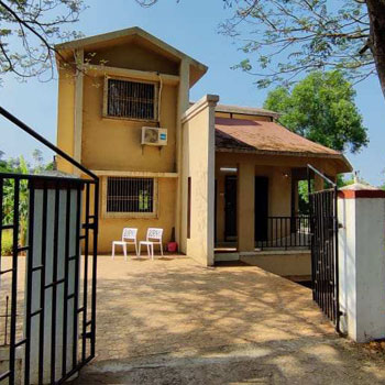 3BHK BUNGALOW ON 12000 SQFT NA PLOT FOR SALE IN WELL MAINTAINED GATED COMMUNITY IN KARJAT.