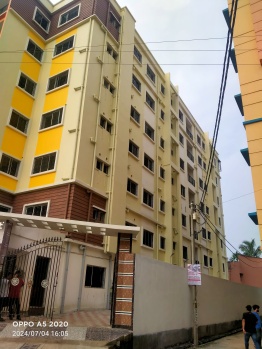 3 BHK Flat 3 BHK ready to move Flat available for Sale. 3 bhk 1486 & 1707 sqft. 2 tower Semi complex. Par Square Feet Price @4250/-Available for Sale