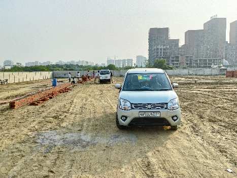 Residential plots on Shaheed path Arjunganj