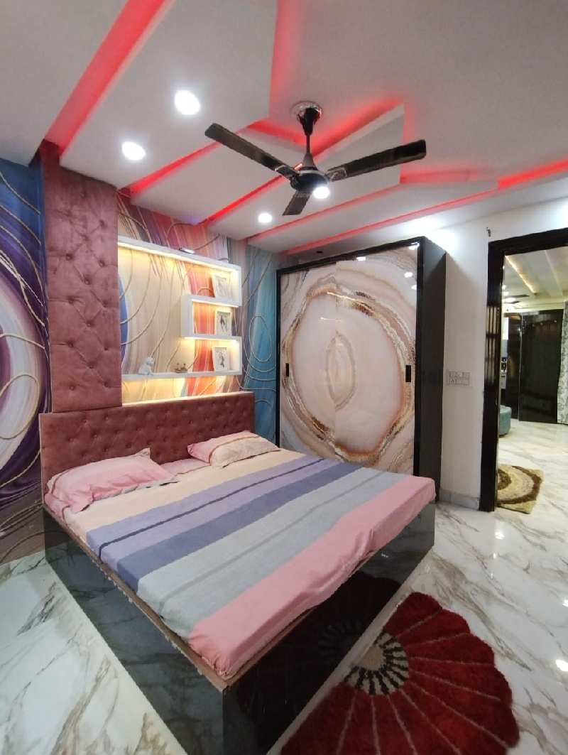 3 BHK Flats & Apartments for Sale in Dwarka Mor, Dwarka, Delhi (910 Sq.ft.)
