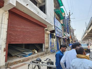 2400 Sq.ft. Commercial Shops for Rent in Uttam Nagar, Delhi