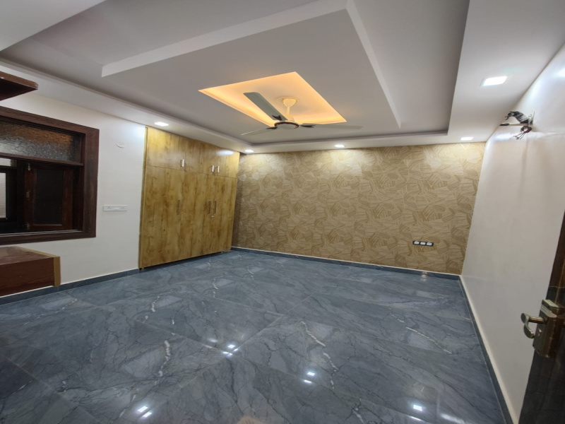 3 BHK Flats & Apartments for Sale in Dwarka Mor, Dwarka, Delhi (780 Sq.ft.)