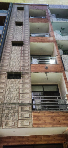8 BHK Individual Houses / Villas for Sale in Dwarka Mor, Dwarka, Delhi (560 Sq.ft.)
