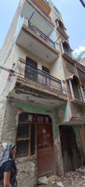 7 BHK Individual Houses / Villas for Sale in Dwarka Mor, Dwarka, Delhi (60 Sq. Yards)