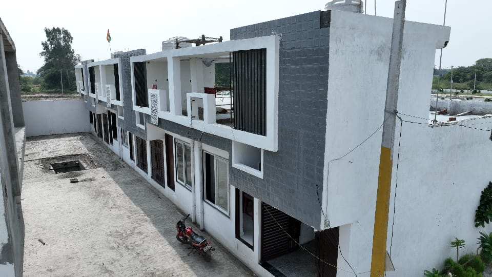 2 BHK Flats & Apartments For Sale In Jindal Nagar, Ghaziabad (90 Sq. Yards)