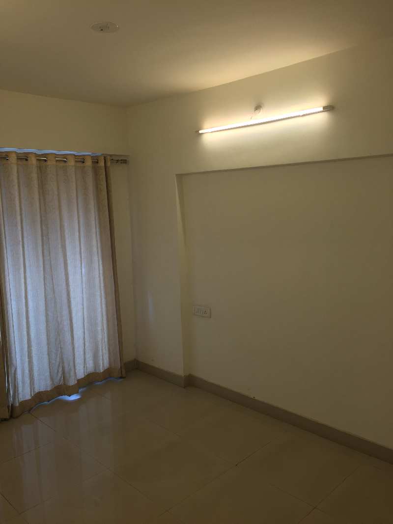 2 BHK Flats & Apartments for Sale in Sector 34, Navi Mumbai (790 Sq.ft.)