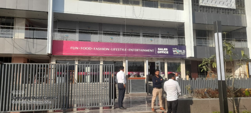 Commercial Shops for Sale in Sector 16B, Greater Noida (300 Sq.ft.)
