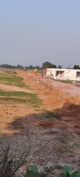 200 Sq. Yards Residential Plot for Sale in Yamuna Expressway, Greater Noida
