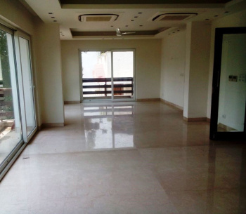 600 Sq. Yards Builder Floor for Sale in Shanti Niketan, Delhi