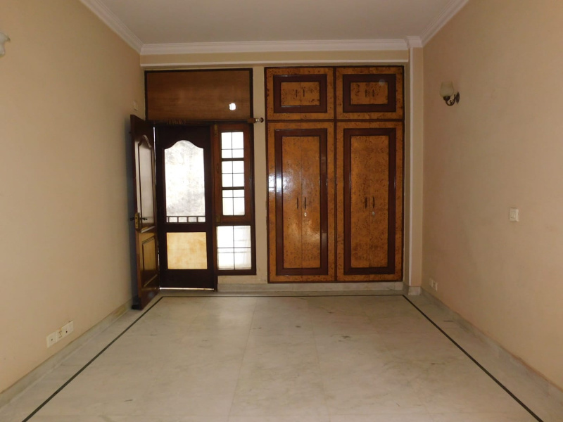 3 BHK Builder Floor for Sale in Block A2, Safdarjung Enclave, Delhi (150 Sq. Yards)