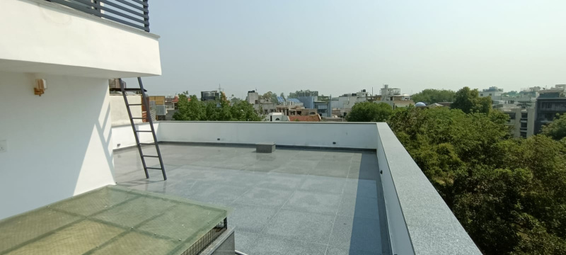 3 BHK Builder Floor for Sale in Block N, Greater Kailash I, Delhi (300 Sq. Yards)