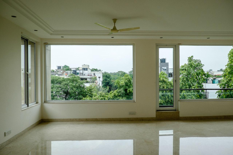 4 BHK Builder Floor for Sale in Geetanjali Enclave, Delhi (433 Sq. Yards)