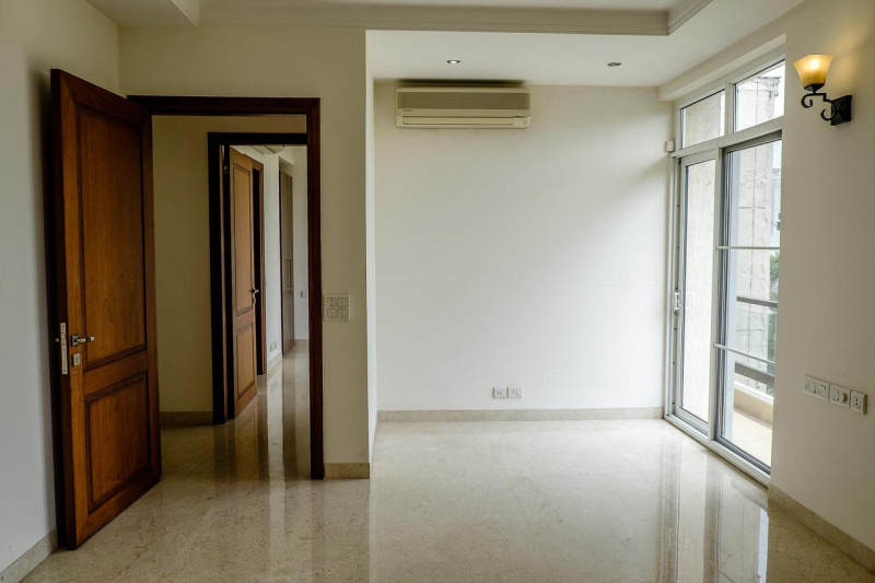 3 BHK Flats & Apartments for Sale in South Extension Part I, South Extension, Delhi (200 Sq. Yards)