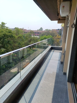3 BHK Flats & Apartments for Sale in Block S, Greater Kailash I, Delhi (208 Sq. Yards)