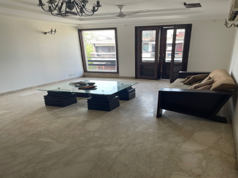 4 BHK Builder Floor for Sale in Block N, Panchsheel Park, Delhi (1200 Sq. Yards)