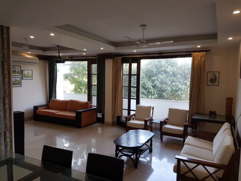 5 BHK Flats & Apartments for Sale in Block S, Panchsheel Park, Delhi (800 Sq. Yards)