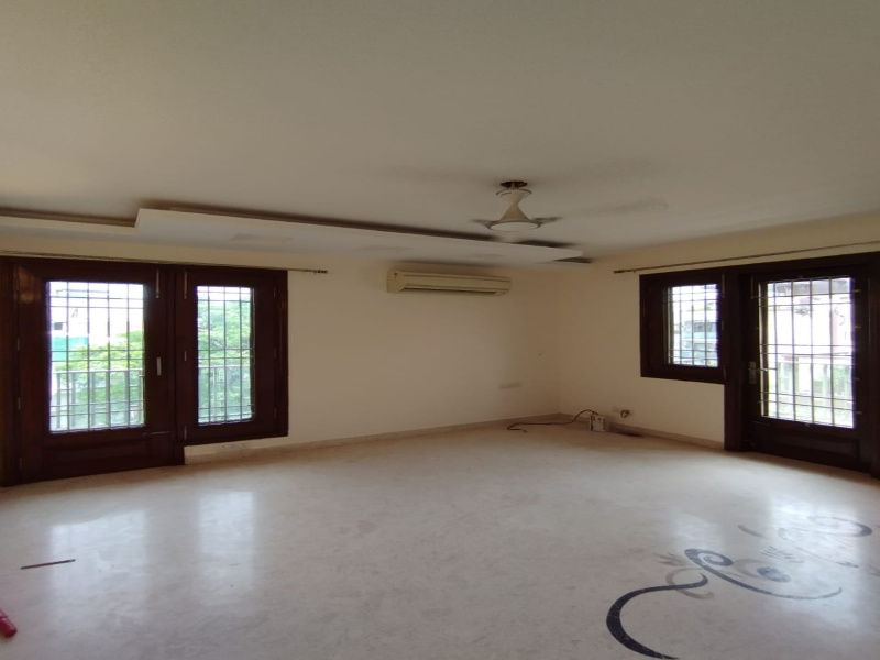 3 BHK Builder Floor for Sale in Block R, Greater Kailash I, Delhi (222 Sq. Yards)