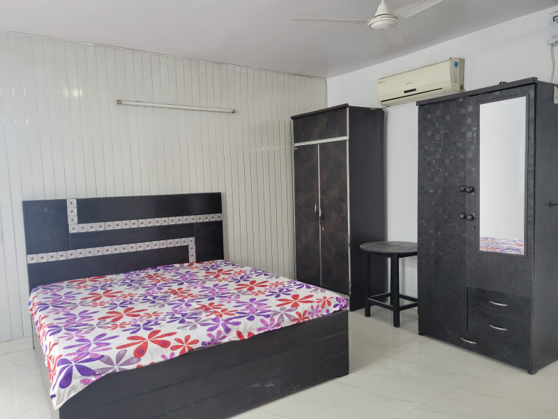 3 BHK Flats & Apartments for Sale in Pocket 40, Chittaranjan Park, Delhi (160 Sq. Yards)