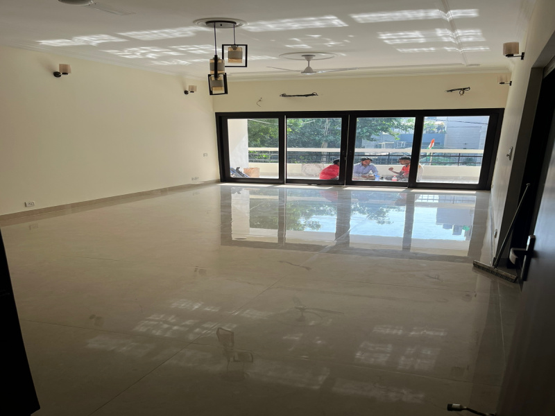 3 BHK Builder Floor for Sale in Pocket 40, Chittaranjan Park, Delhi (125 Sq. Yards)