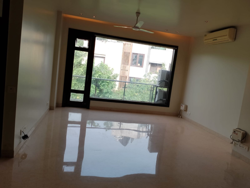 4 BHK Flats & Apartments for Sale in Block S, Greater Kailash II, Delhi (300 Sq. Yards)