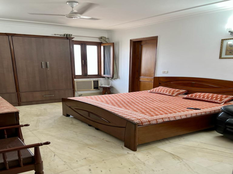 3 BHK Builder Floor for Sale in Delhi (200 Sq. Yards)