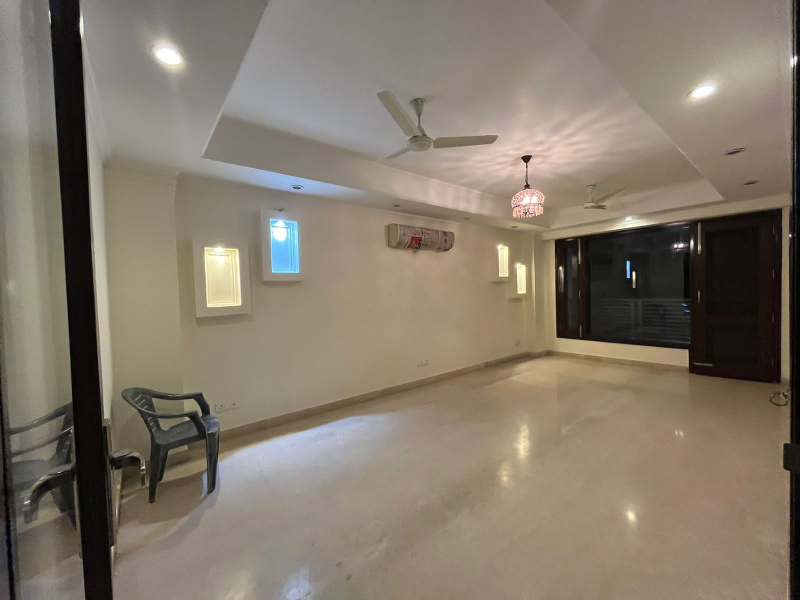 BASEMENT AND GROUND FLOOR BOTH ON SALE @9.50CR
