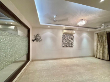 4 BHK Builder Floor for Sale in Block B, Safdarjung Enclave, Delhi (300 Sq. Yards)