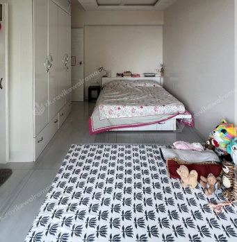 EIGHTTH FLOOR BOTH ON SALE @3.60CR