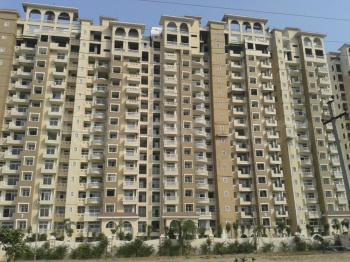 2.5 BHK Flats & Apartments for Sale in Sector 76, Noida (1180 Sq.ft.)