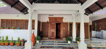 5 BHK Individual Houses / Villas for Sale in Netoor, Kochi (4500 Sq.ft.)