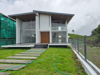 New building 2500 sqft constructed villa for sale