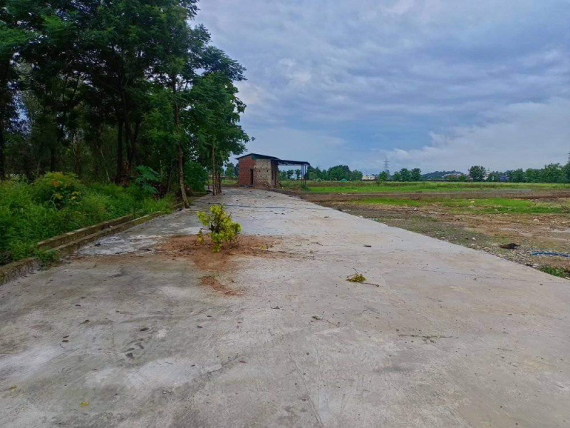 40x45 plot available adjacent to 4 lane highway